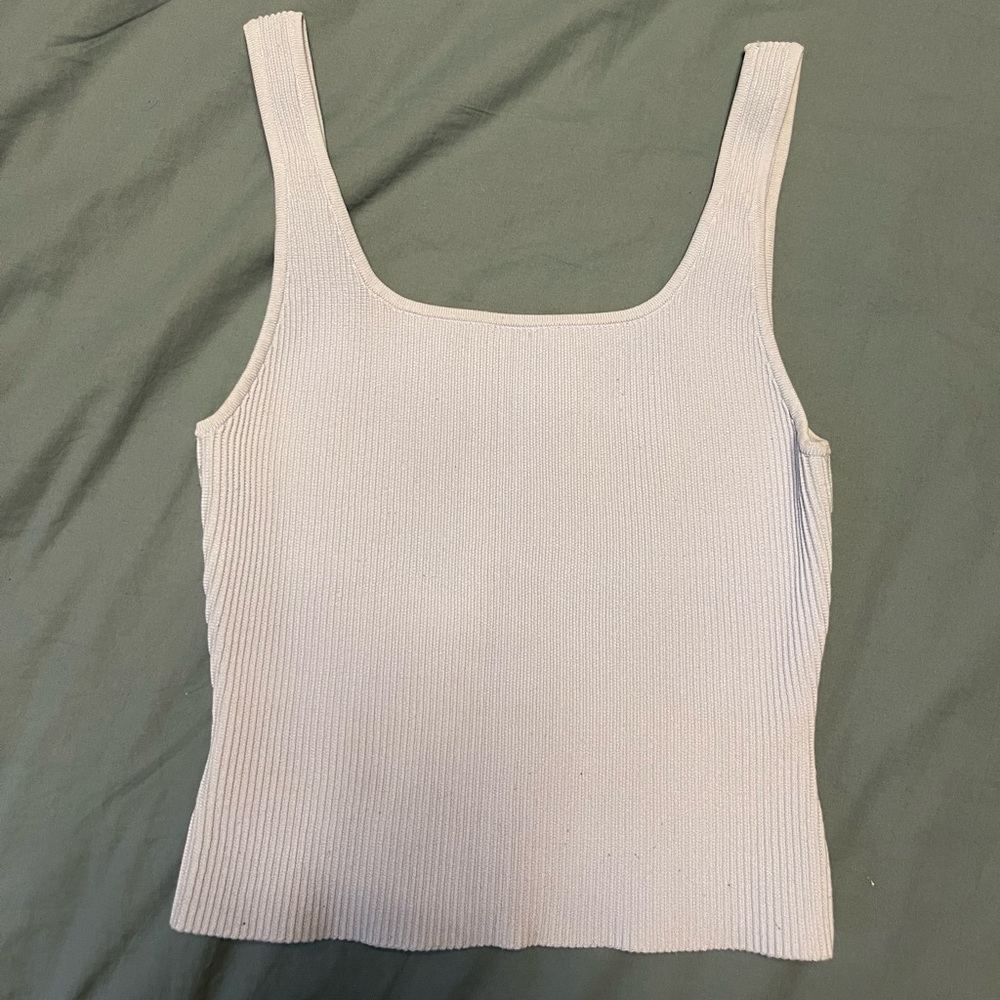 LIGHT BLUE ARITZIA SCULPT KNIT TANK TOP SIZE M